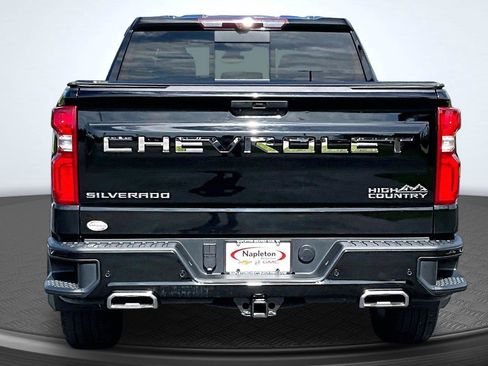 Used 2021 Chevrolet Silverado 1500 High Country w/ Technology Package AWD/4WD image 4