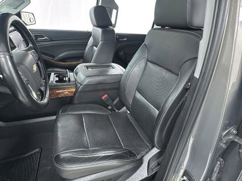 Used 2019 Chevrolet Suburban Premier image 10