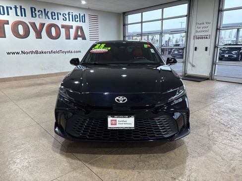 Used 2025 Toyota Camry LE image 5
