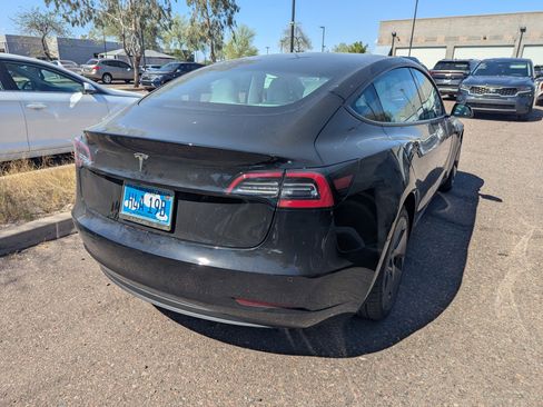 Used 2021 Tesla Model 3 Standard Range Plus image 3