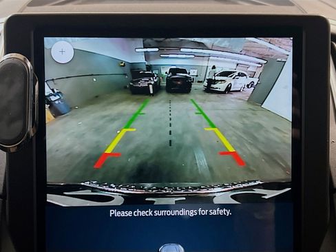 Used 2022 Ford Edge SEL AWD/4WD image 9