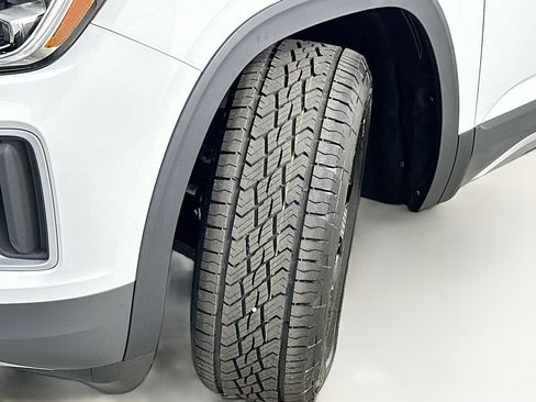 Used 2025 Volkswagen Atlas Peak Edition SE AWD/4WD image 26