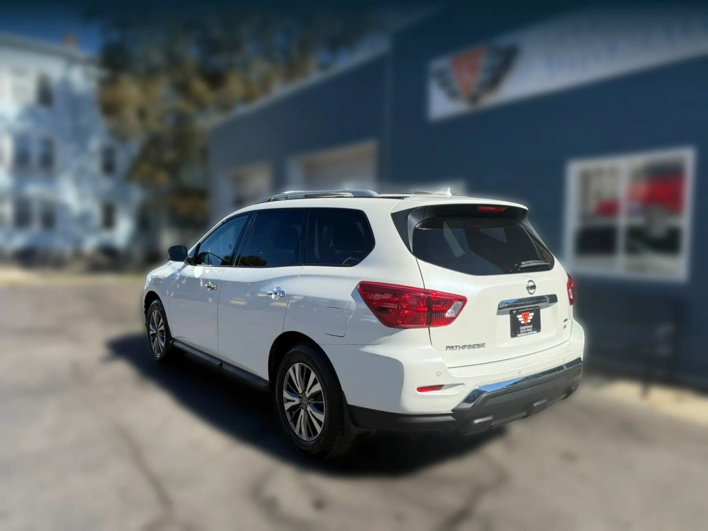 Used 2019 Nissan Pathfinder SV AWD/4WD image 3