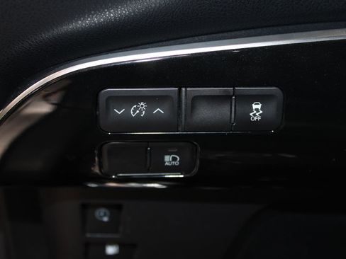 Used 2021 Toyota Prius Prime XLE FWD image 18