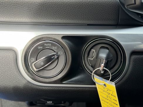 Used 2025 Porsche 718 Cayman w/ Sport Chrono Package image 28