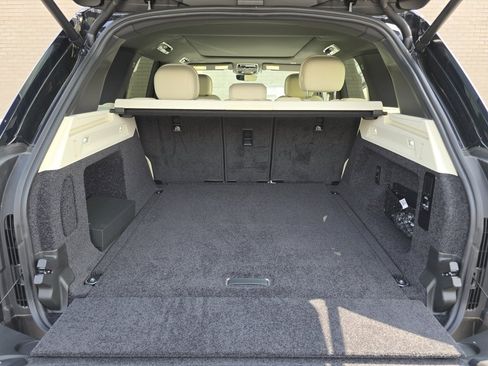 New 2025 Land Rover Range Rover SE image 22