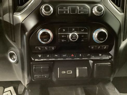Used 2020 GMC Sierra 3500 Denali AWD/4WD image 22