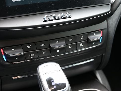 Used 2019 Maserati Ghibli S Q4 AWD/4WD image 46