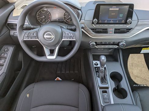 New 2026 Nissan Altima 2.5 SV AWD/4WD image 9