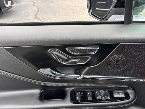 New 2026 Lincoln Corsair Reserve w/ Jet Appearance Package FWD image 12