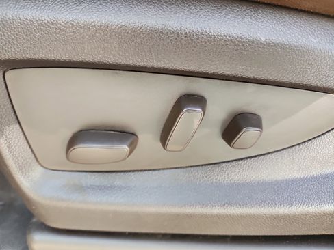 Used 2018 Chevrolet Silverado 1500 High Country image 12