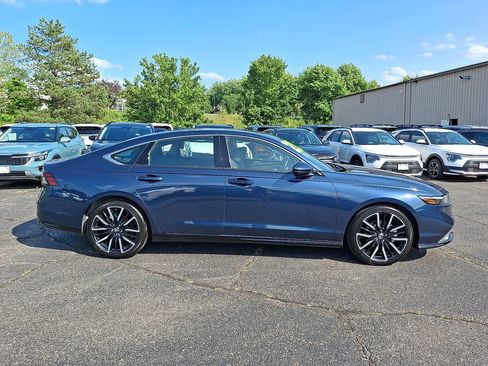 Used 2023 Honda Accord Touring image 19