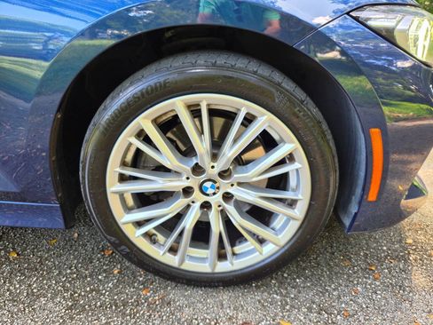 Used 2023 BMW 330i Sedan w/ Premium Package RWD image 17