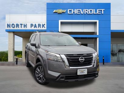 Used 2024 Nissan Pathfinder SV