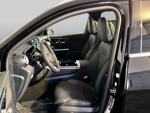 Used 2026 Mercedes-Benz GLC 300 4MATIC image 9