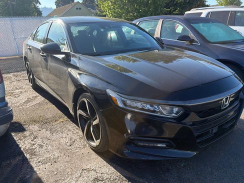 Used 2018 Honda Accord Sport image 2