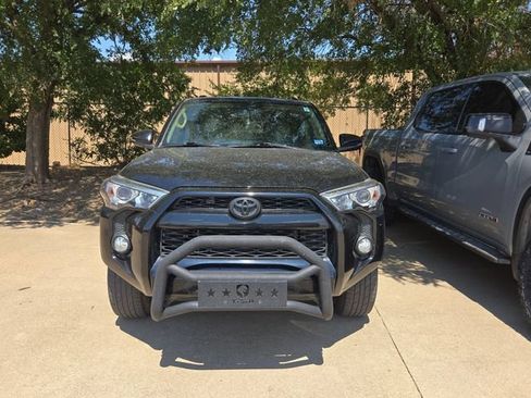 Used 2019 Toyota 4Runner SR5 Premium AWD/4WD image 2