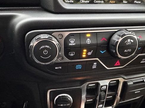 Used 2023 Jeep Wrangler Unlimited Sahara w/ Cold Weather Group image 11