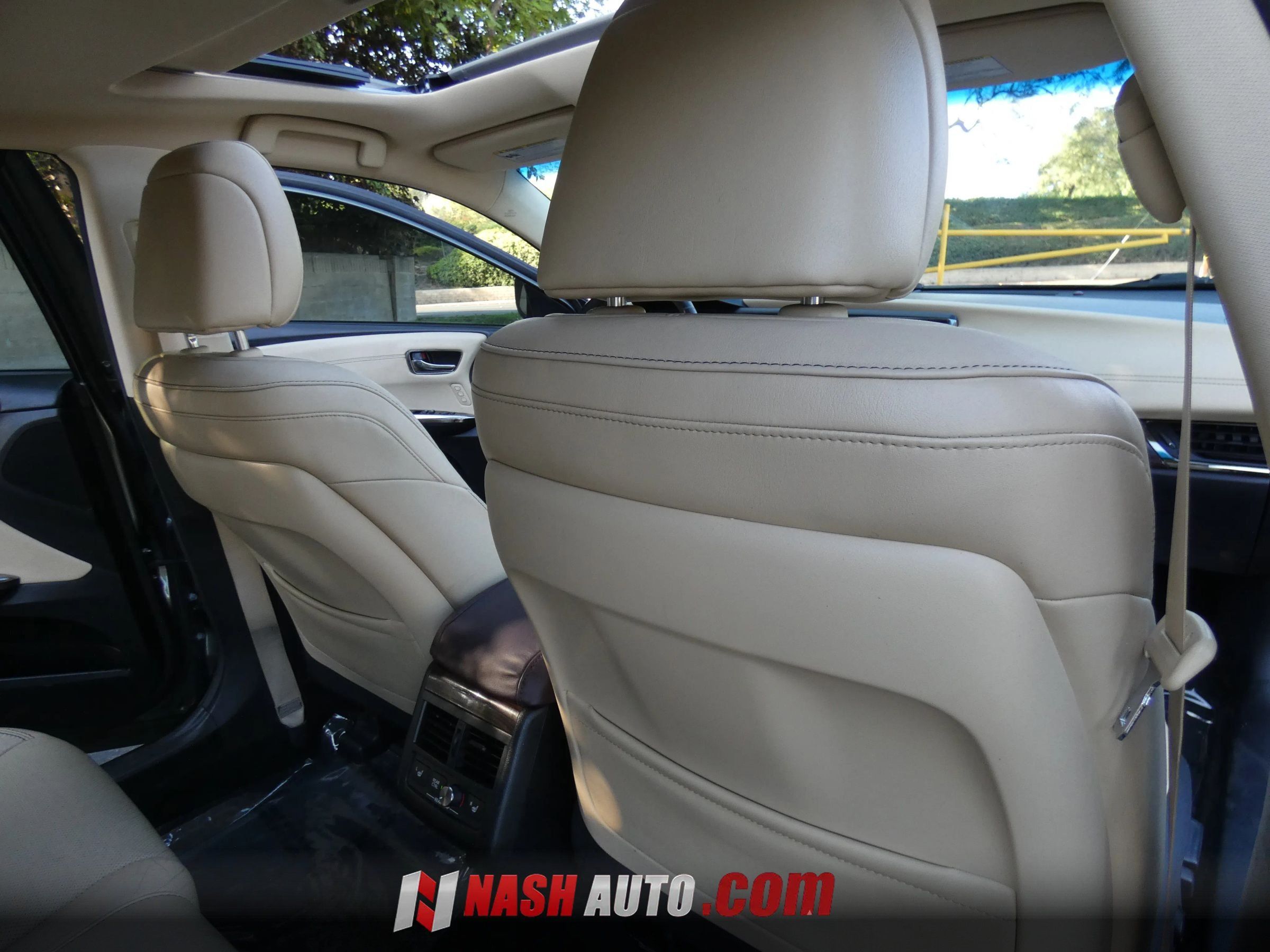 Used 2013 Toyota Avalon Limited FWD image 36