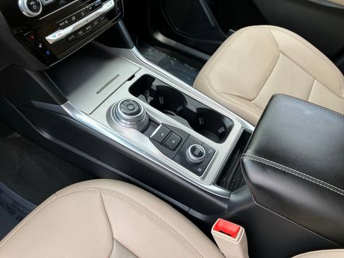 Used 2021 Ford Explorer Limited w/ Hybrid Equipment Group 310A AWD/4WD image 9