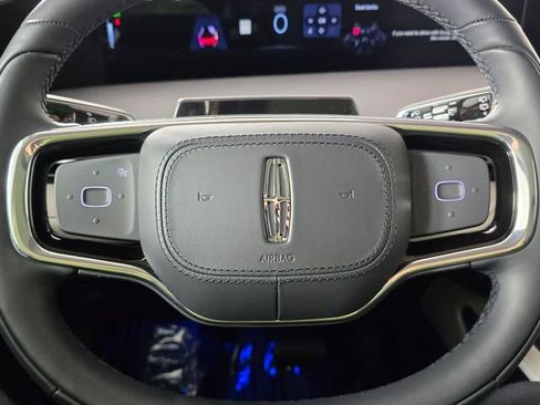 Used 2025 Lincoln Nautilus Reserve image 24