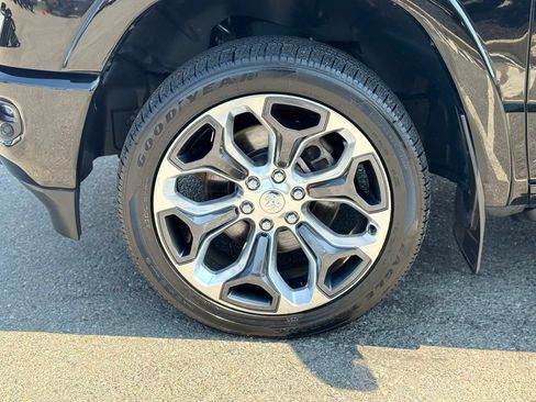 Used 2019 RAM 1500 Limited AWD/4WD image 3