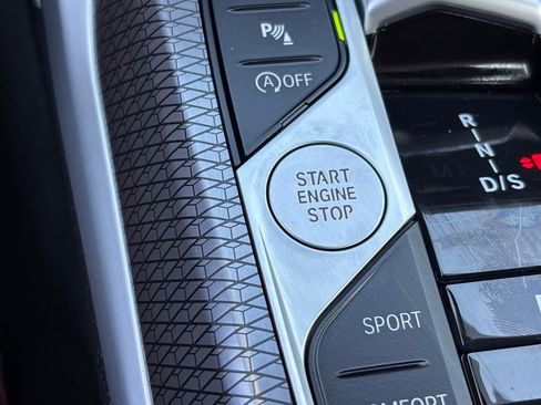 Used 2025 BMW M440i M440i w/ Premium Package image 18