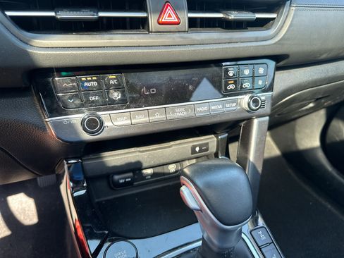 Used 2024 Kia Seltos SX w/ SX Sunroof Package AWD/4WD image 29