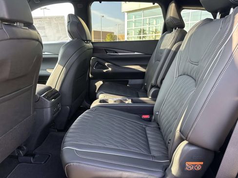 New 2026 INFINITI QX60 Autograph w/ Dark Cargo Package image 9