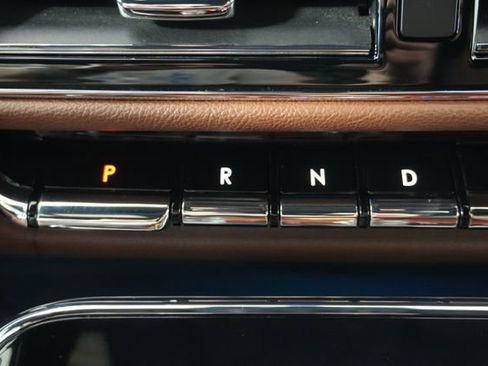 Used 2024 Lincoln Navigator L Reserve AWD/4WD image 18