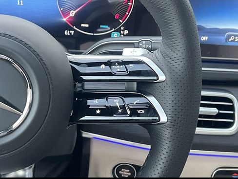 Certified 2025 Mercedes-Benz GLS 450 4MATIC image 33