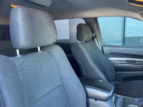 Used 2018 Dodge Durango SXT w/ 3rd Row Seating Group image 23