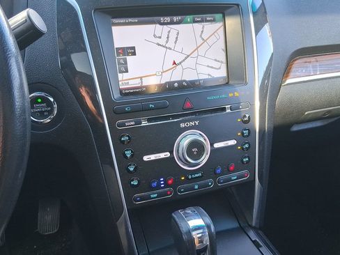 Used 2016 Ford Explorer Limited AWD/4WD image 23