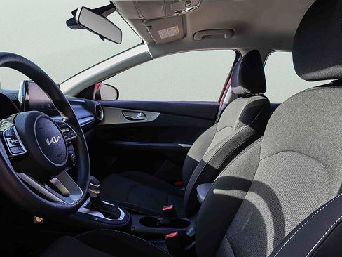 Certified 2024 Kia Forte LXS w/ LXS Technology Package FWD image 8