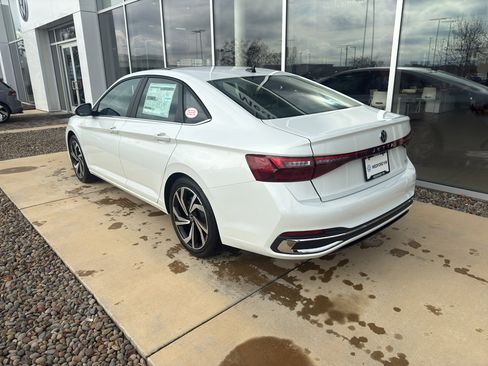 New 2026 Volkswagen Jetta SEL image 6