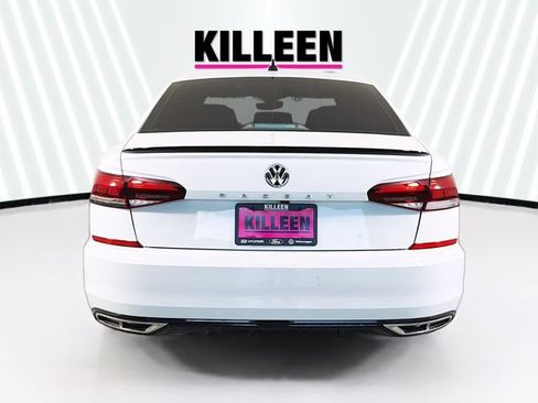 Used 2022 Volkswagen Passat 2.0T R-Line FWD image 6