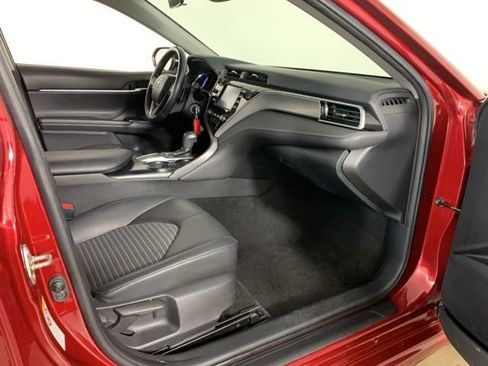 Used 2018 Toyota Camry SE image 35