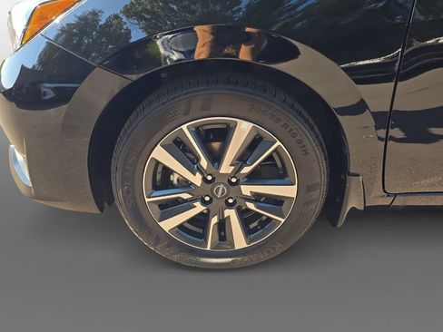 New 2025 Nissan Versa SV w/ Trunk Package image 9