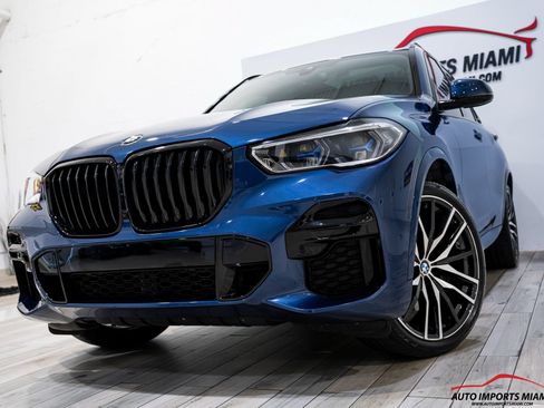Used 2022 BMW X5 xDrive40i w/ M Sport Package AWD/4WD image 2