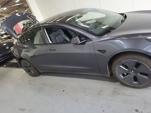Used 2022 Tesla Model 3 Long Range AWD/4WD image 3