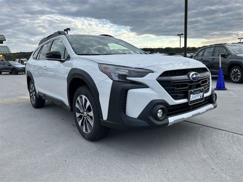 Certified 2025 Subaru Outback Limited image 2