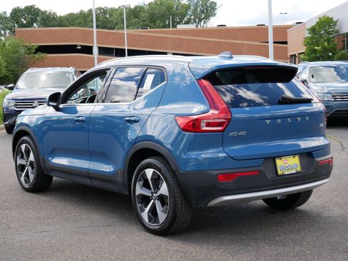 Used 2025 Volvo XC40 B5 Plus AWD/4WD image 5