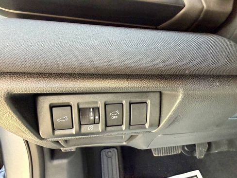 Used 2025 Subaru Outback Premium AWD/4WD image 37