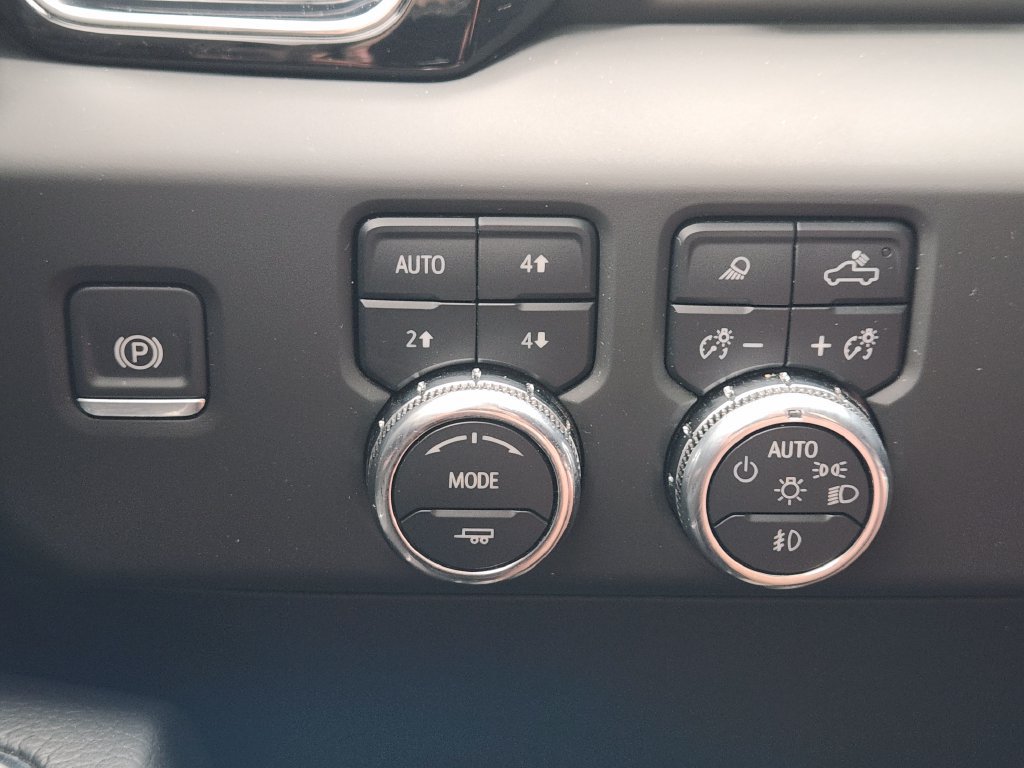 Used 2025 GMC Sierra 1500 Denali AWD/4WD image 23
