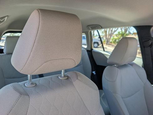 Used 2026 Toyota Corolla Cross L FWD image 3