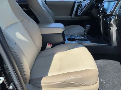 Used 2022 Toyota 4Runner SR5 Premium w/ Moonroof Package RWD image 21