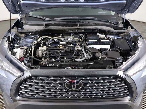 Used 2024 Toyota Corolla Cross LE image 17