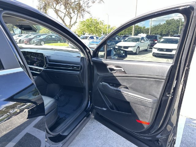 Used 2023 Kia Sportage EX FWD image 23