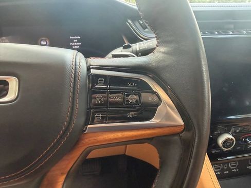 Used 2022 Jeep Grand Cherokee Summit AWD/4WD image 17
