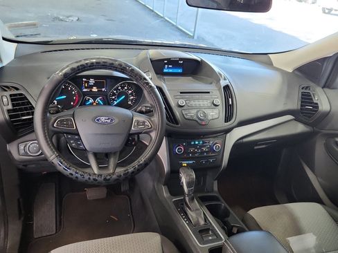 Used 2018 Ford Escape SE image 11